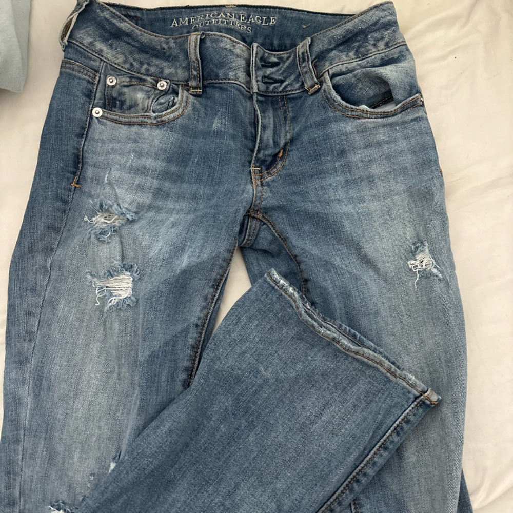 American Eagle Outfitters Light Blue Distressed Boyfriend Jeans